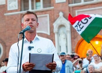 Terremoto político en Hungría: Péter Magyar vence a Orbán y este admite la derrota