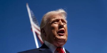 Trump corta fondos a red católica que asistía a menores migrantes: ¿Una decisión política o un golpe humanitario?