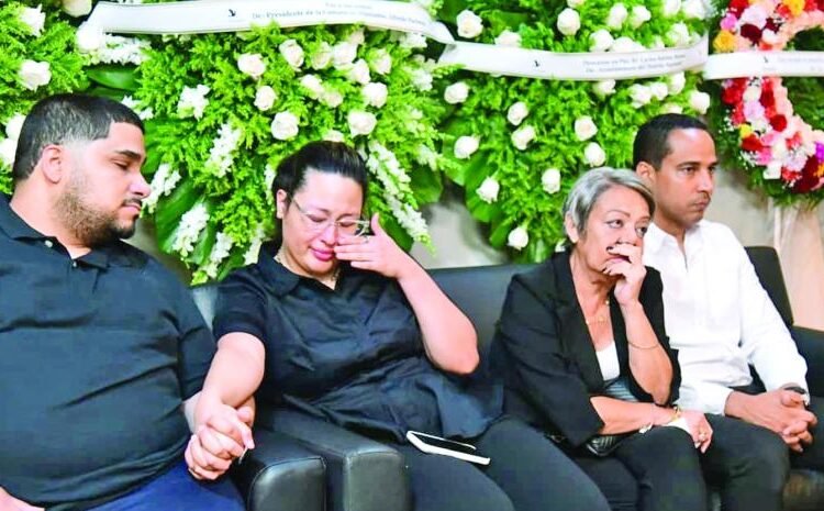 Entre lágrimas y flores blancas: el emotivo último adiós a Carlos Batista Matos en Funeraria Blandino