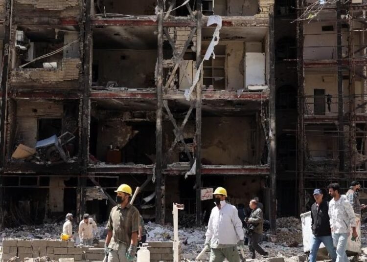 Tensión en Ormuz: Irán abre la puerta al diálogo pese al bloqueo de EEUU