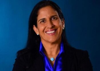 Thais Herrera conquista TEDx Punta Cana 2026: Las lecciones de supervivencia tras coronar el Everest