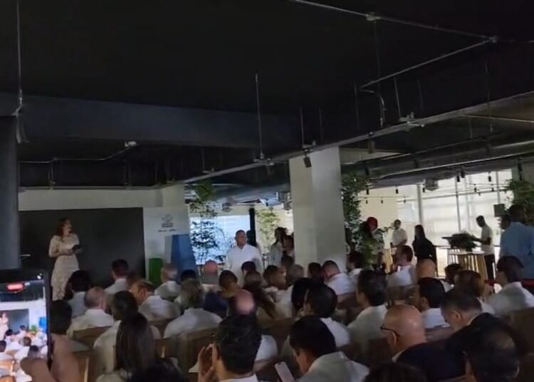 Apagón sorprende a Luis Abinader en pleno acto: esto fue lo que sucedió