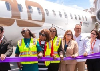 Nueva ruta aérea conecta directamente con la isla Tórtola