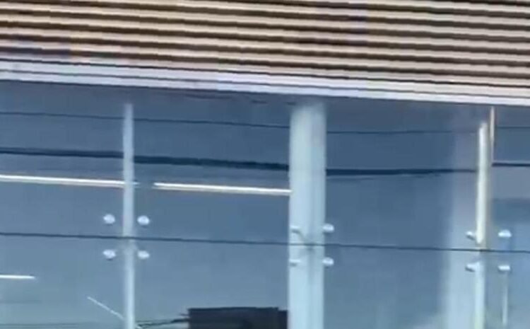 Vuelve a operar el Metro y el teleférico tras superar la falla en el sistema