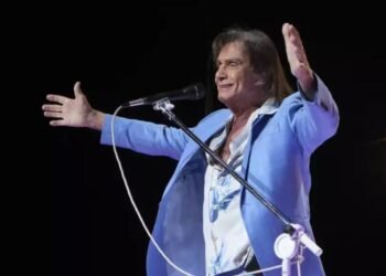 Roberto Carlos: la leyenda brasileña que conquistó el mundo con 85 años de historia romántica