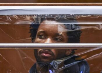 Escándalo: Hallan pornografía infantil en el celular del cantante D4vd tras investigación por crimen de adolescente