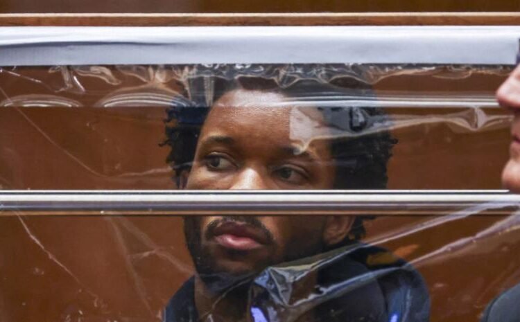 Escándalo: Hallan pornografía infantil en el celular del cantante D4vd tras investigación por crimen de adolescente