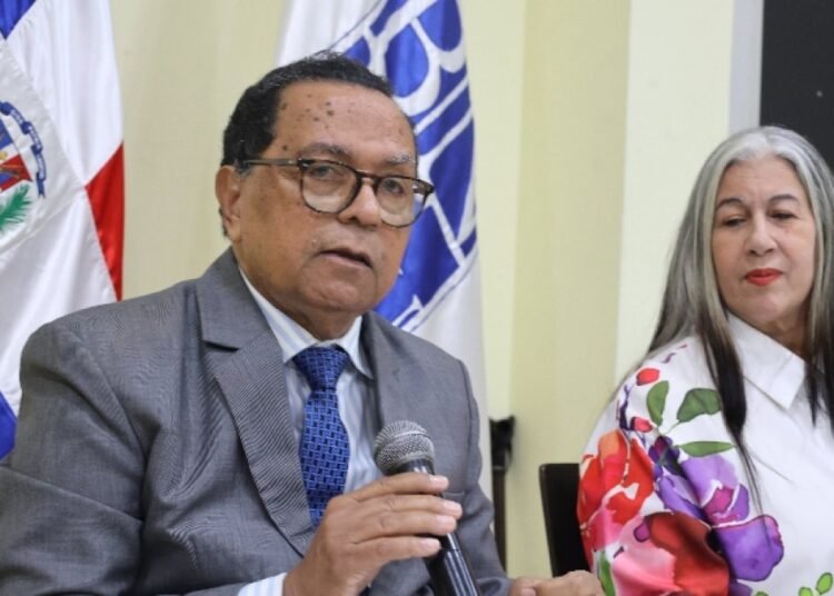 Sánchez Beras es galardonado con el prestigioso Premio de Literatura Infantil