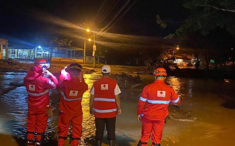 Cruz Roja intensifica operativos de ayuda en zonas devastadas por las inundaciones