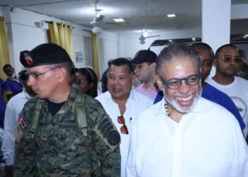 Alianza estratégica entre Desarrollo Social y el Ejército lleva ayuda integral al barrio 24 de Abril