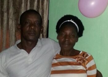 Exigen justicia por la extraña muerte de un excapitán del Ejército en una celda policial