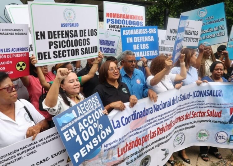 Crisis en la salud: gremios inician protestas masivas tras ignorar sus reclamos el Gobierno