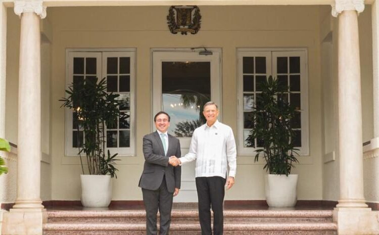 España invita formalmente al presidente Luis Abinader a la Cumbre Iberoamericana