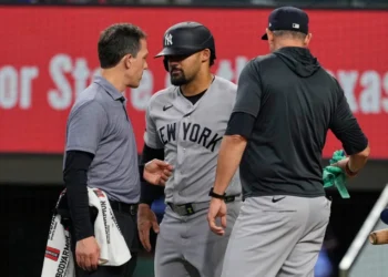 Alarma en Yankees: Jasson Domínguez se somete a pruebas médicas tras recibir un pelotazo en el codo