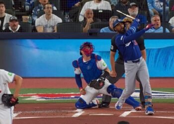 Teoscar Hernández silencia el Rogers Centre con un jonrón estelar de dos carreras (VIDEO)