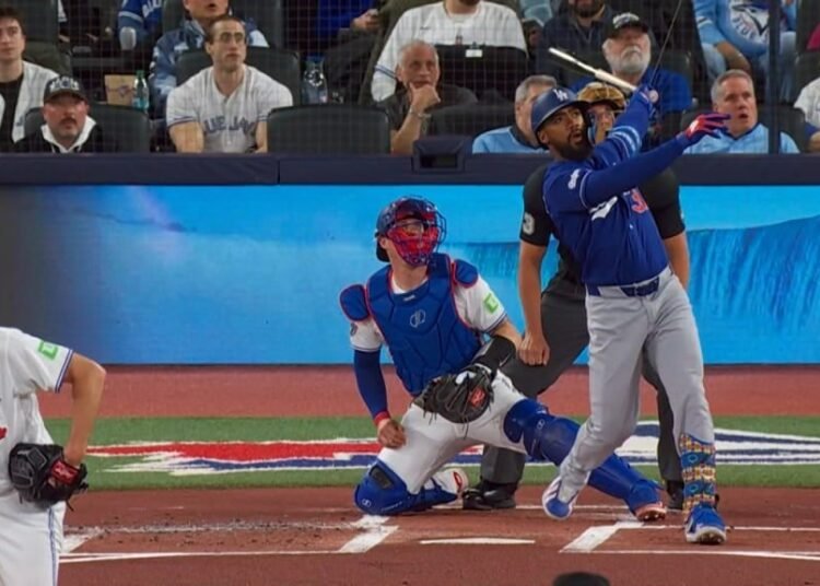 Teoscar Hernández silencia el Rogers Centre con un jonrón estelar de dos carreras (VIDEO)