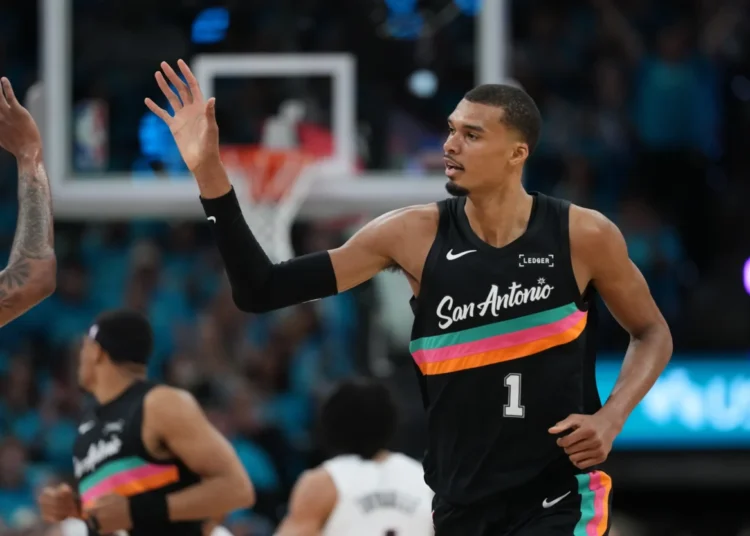 Victor Wembanyama hace historia y es elegido el Mejor Jugador Defensivo de la NBA