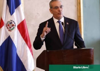 Luis Abinader celebra a los locutores dominicanos en su día con un mensaje especial