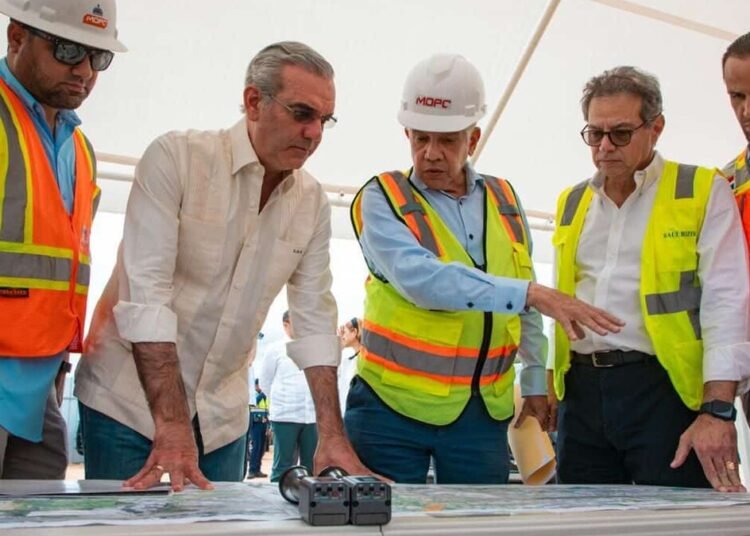 Abinader inspecciona los avances clave en la avenida República de Colombia
