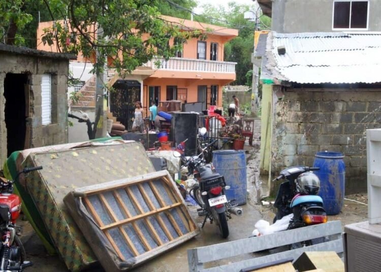 Abinader declara estado de emergencia en el Distrito Nacional y cinco provincias por fuertes lluvias