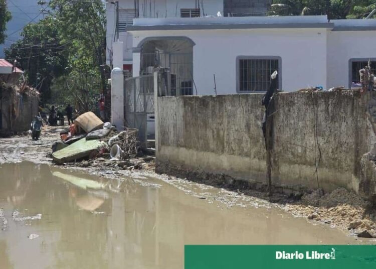 Llega ayuda urgente a Villa Montellano tras devastadoras inundaciones