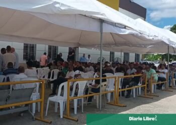 Caos en la JCE: alta afluencia de ciudadanos retrasa la entrega de cédulas