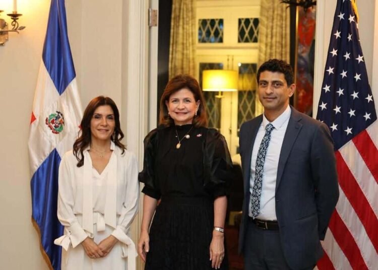 Raquel Peña bendice el nuevo hogar de Leah Campos en un emotivo encuentro