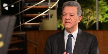 Leonel Fernández exhorta a la reflexión y al fortalecimiento de valores en esta Semana Santa