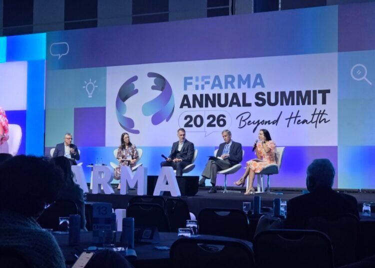 Farmacéuticas en Latinoamérica exigen una transformación urgente de los sistemas de salud
