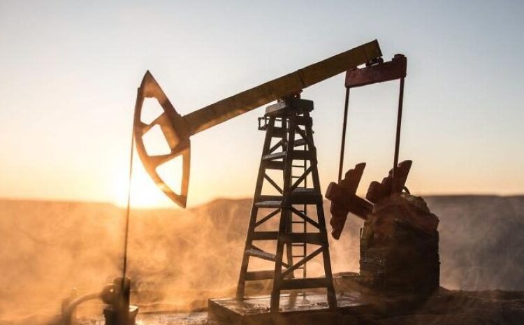 El precio del petróleo se desploma un 12 % ante un posible acuerdo entre EE. UU. e Irán