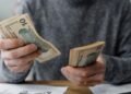 Por qué un dólar débil dispara el costo de tu vida y cómo te afecta hoy