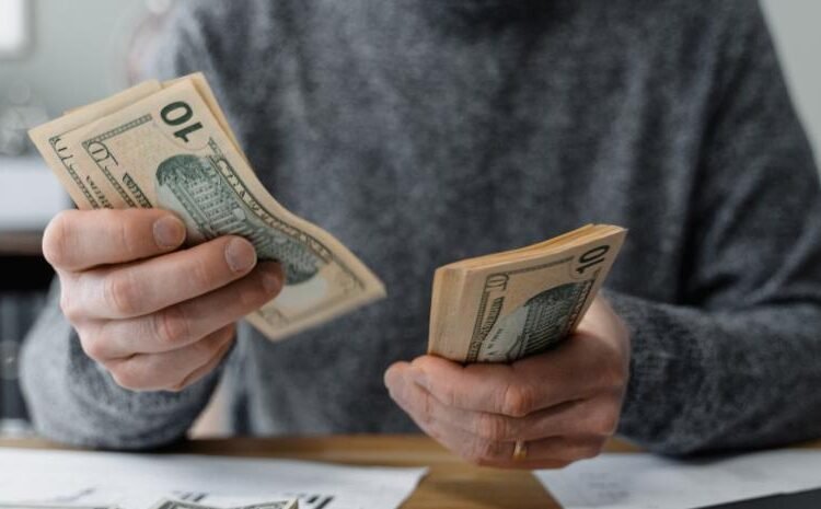 Por qué un dólar débil dispara el costo de tu vida y cómo te afecta hoy