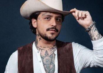 Christian Nodal cancela concierto en Chile y culpa a la empresa de su padre por caos logístico