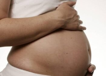 Madres dominicanas postergan la maternidad: los datos que explican el nuevo perfil demográfico del país