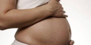 Madres dominicanas postergan la maternidad: los datos que explican el nuevo perfil demográfico del país