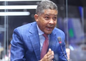 Eugenio Cedeño exige a Luis Abinader poner orden en el PRM ante inminente crisis interna
