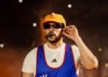 Hackeo de pizarras digitales en colegios andaluces: investigan la reproducción no autorizada de canciones de Bad Bunny