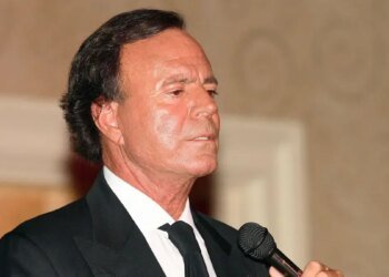 Julio Iglesias lleva a elDiario.es ante los tribunales tras las acusaciones de abusos sexuales en República Dominicana