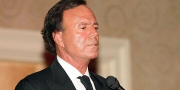 Julio Iglesias lleva a elDiario.es ante los tribunales tras las acusaciones de abusos sexuales en República Dominicana