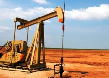 El precio del barril WTI se dispara y supera la barrera de los 100 dólares