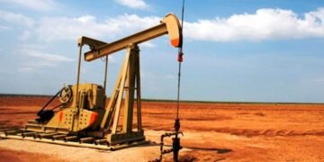 El precio del barril WTI se dispara y supera la barrera de los 100 dólares