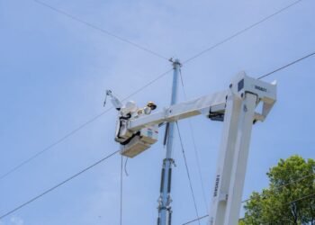 ETED realiza mantenimiento crítico en la línea Sabaneta – San Juan para optimizar el servicio eléctrico