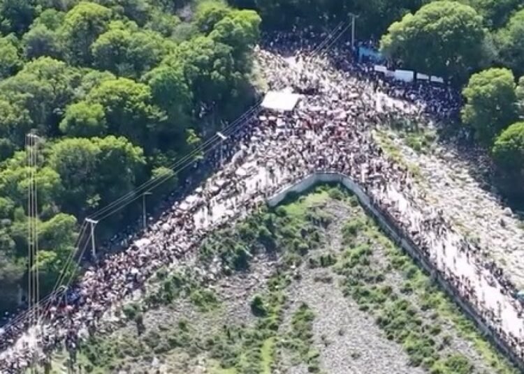 Impactante vista aérea revela la magnitud de las protestas contra el proyecto minero en San Juan