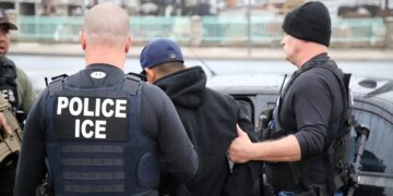 Freno judicial a ICE: Juez prohíbe arrestos en tribunales de inmigración de Nueva York