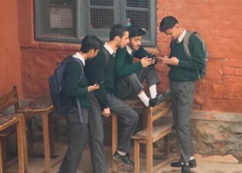 5 claves del mayor estudio en EE. UU. sobre el impacto de prohibir celulares en las escuelas