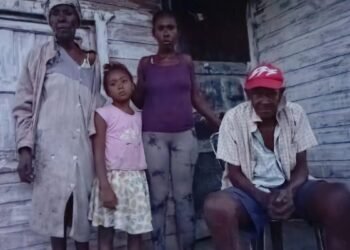 El drama de un abuelo de 70 años que teme morir de hambre con su familia en San Juan: Cómo ayudarlos