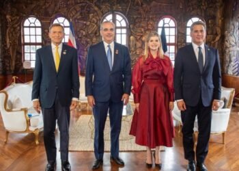 Luis Abinader y la presidenta electa Laura Fernández Delgado estrechan lazos en encuentro clave