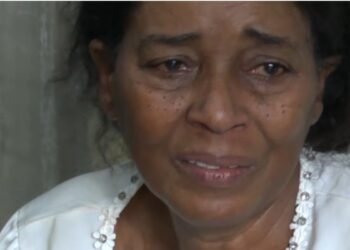 Madre de joven asesinado en Boca Chica clama por justicia y niega vínculos de su hijo con la delincuencia