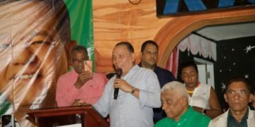 Radhamés Jiménez arremete contra el Gobierno: ¿Sufre el PRM el síndrome del borracho?