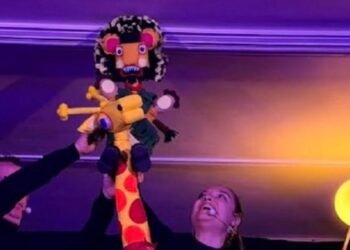 Más allá de la moraleja: cómo el teatro educativo nos invita a probar un pedacito de luna